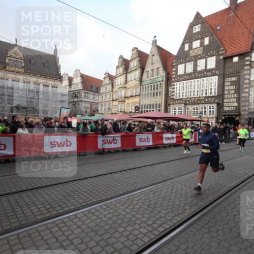 05.10.2025 - 20. swb-Marathon Bremen Yannick Fuchs http://msf.ph/oto/9308738 05.10.2025 11:07:16 Ziel 9265, 9702, 9877, 10371, 10902 meine-sportfotos.de