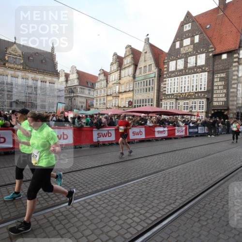 05.10.2025 - 20. swb-Marathon Bremen Yannick Fuchs http://msf.ph/oto/9308745 05.10.2025 11:07:19 Ziel 9217, 9702, 9757, 9877, 10632, 10902, 11477 meine-sportfotos.de
