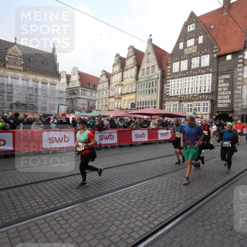 05.10.2025 - 20. swb-Marathon Bremen Yannick Fuchs http://msf.ph/oto/9308749 05.10.2025 11:07:24 Ziel 7779, 9180, 9217, 9334, 9628, 9757, 10286, 10330, 10332, 10582, 10632, 10824, 10836, 11122, 11258, 11329, 11477 meine-sportfotos.de