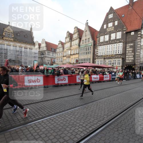 05.10.2025 - 20. swb-Marathon Bremen Yannick Fuchs http://msf.ph/oto/9308772 05.10.2025 11:07:35 Ziel 9780, 10037, 10585, 10776, 10854, 11159, 11262, 11584 meine-sportfotos.de