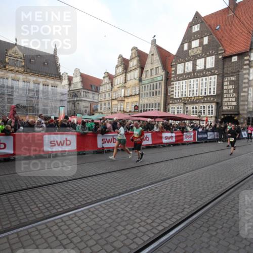 05.10.2025 - 20. swb-Marathon Bremen Yannick Fuchs http://msf.ph/oto/9308777 05.10.2025 11:07:37 Ziel 9780, 10585, 10749, 10776, 11159, 11584 meine-sportfotos.de