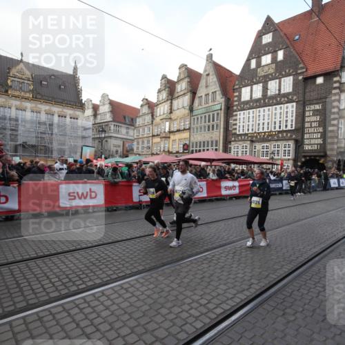 05.10.2025 - 20. swb-Marathon Bremen Yannick Fuchs http://msf.ph/oto/9308806 05.10.2025 11:08:14 Ziel 9599, 9617, 9874, 10125, 10866, 11309 meine-sportfotos.de