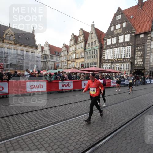 05.10.2025 - 20. swb-Marathon Bremen Yannick Fuchs http://msf.ph/oto/9308838 05.10.2025 11:08:37 Ziel 9481, 9982, 10134, 10787, 10859 meine-sportfotos.de