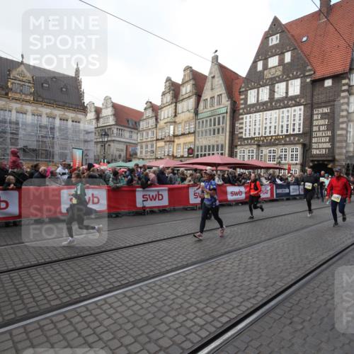 05.10.2025 - 20. swb-Marathon Bremen Yannick Fuchs http://msf.ph/oto/9308848 05.10.2025 11:08:45 Ziel 7069, 7706, 9191, 9276, 9589, 10567, 10998, 11028, 11073, 11076, 11242, 11479, 11590 meine-sportfotos.de