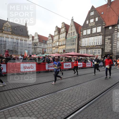 05.10.2025 - 20. swb-Marathon Bremen Yannick Fuchs http://msf.ph/oto/9308850 05.10.2025 11:08:45 Ziel 7069, 7706, 9191, 9276, 9589, 10567, 10998, 11028, 11073, 11076, 11242, 11479, 11590 meine-sportfotos.de