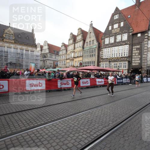 05.10.2025 - 20. swb-Marathon Bremen Yannick Fuchs http://msf.ph/oto/9308864 05.10.2025 11:08:52 Ziel 9274, 9853, 10051, 10939 meine-sportfotos.de