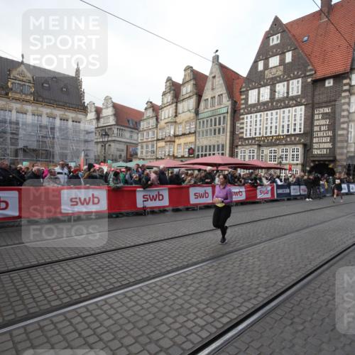 05.10.2025 - 20. swb-Marathon Bremen Yannick Fuchs http://msf.ph/oto/9308887 05.10.2025 11:09:06 Ziel 10458 meine-sportfotos.de