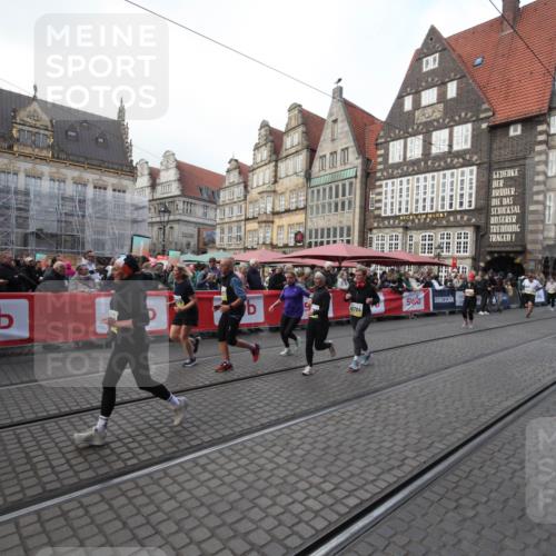 05.10.2025 - 20. swb-Marathon Bremen Yannick Fuchs http://msf.ph/oto/9308895 05.10.2025 11:09:16 Ziel 9798, 9815, 10315, 10784, 11379, 11437, 11674 meine-sportfotos.de