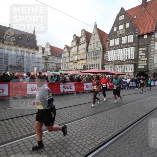 05.10.2025 - 20. swb-Marathon Bremen Yannick Fuchs http://msf.ph/oto/9308936 05.10.2025 11:09:37 Ziel 9185, 10074, 10417, 10419, 10865, 10943, 11447, 11526, 11614 meine-sportfotos.de
