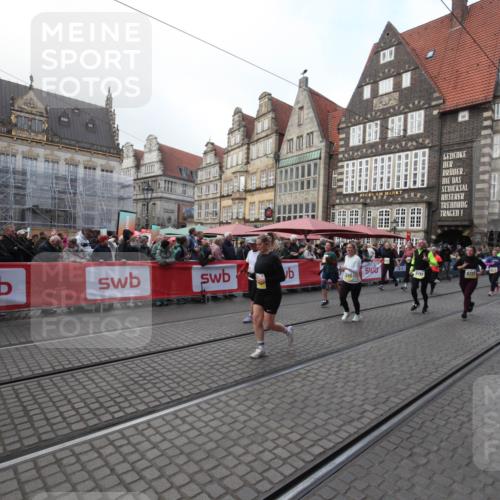 05.10.2025 - 20. swb-Marathon Bremen Yannick Fuchs http://msf.ph/oto/9308948 05.10.2025 11:09:45 Ziel 9001, 9538, 9731, 9732, 9887, 10245, 10316, 10672, 10881, 10886, 11407, 11654, 11655, 11664 meine-sportfotos.de
