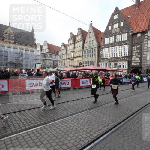 05.10.2025 - 20. swb-Marathon Bremen Yannick Fuchs http://msf.ph/oto/9308954 05.10.2025 11:09:46 Ziel 9001, 9538, 9731, 9732, 9887, 10245, 10316, 10412, 10672, 10881, 10886, 11407, 11654, 11655, 11664 meine-sportfotos.de