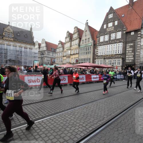 05.10.2025 - 20. swb-Marathon Bremen Yannick Fuchs http://msf.ph/oto/9308958 05.10.2025 11:09:48 Ziel 9001, 9538, 9731, 9732, 9887, 10316, 10412, 10672, 10881, 10886, 11206, 11654, 11655 meine-sportfotos.de
