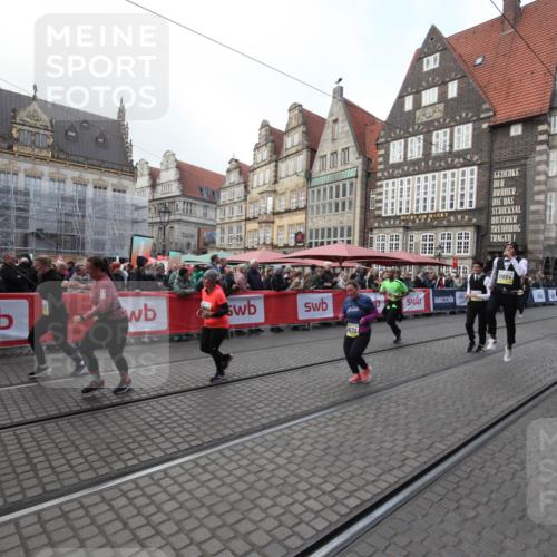 05.10.2025 - 20. swb-Marathon Bremen Yannick Fuchs http://msf.ph/oto/9308960 05.10.2025 11:09:48 Ziel 9001, 9538, 9731, 9732, 9887, 10316, 10412, 10672, 10881, 10886, 11206, 11654, 11655 meine-sportfotos.de