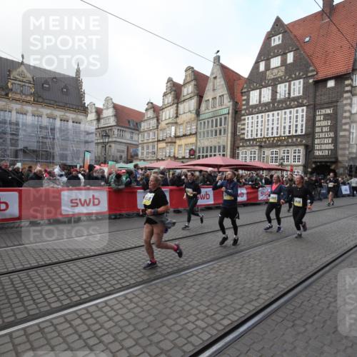 05.10.2025 - 20. swb-Marathon Bremen Yannick Fuchs http://msf.ph/oto/9308977 05.10.2025 11:09:58 Ziel 9410, 9685, 9972, 10448, 10827, 10860, 11219, 11381, 11486 meine-sportfotos.de