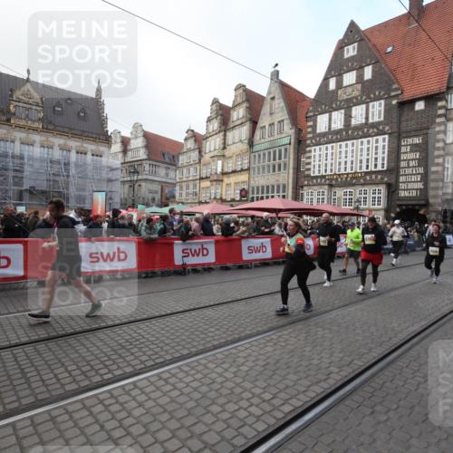 05.10.2025 - 20. swb-Marathon Bremen Yannick Fuchs http://msf.ph/oto/9308987 05.10.2025 11:10:03 Ziel 9288, 9760, 10435, 10515, 10659, 10885, 11381, 11405, 11634, 11748 meine-sportfotos.de