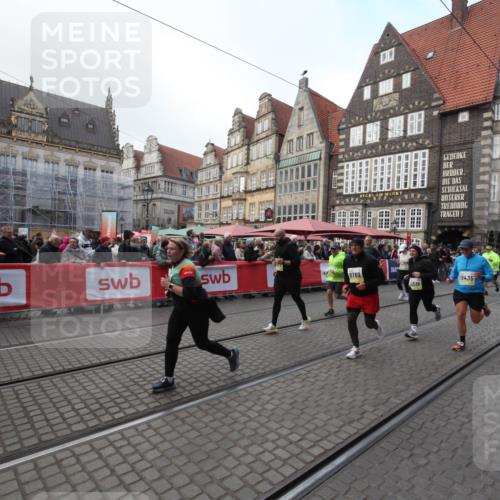 05.10.2025 - 20. swb-Marathon Bremen Yannick Fuchs http://msf.ph/oto/9308989 05.10.2025 11:10:04 Ziel 9288, 9561, 9760, 10435, 10515, 10659, 10885, 11405, 11634, 11748 meine-sportfotos.de
