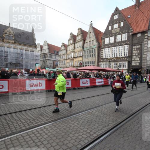 05.10.2025 - 20. swb-Marathon Bremen Yannick Fuchs http://msf.ph/oto/9309000 05.10.2025 11:10:08 Ziel 9470, 9476, 9554, 9561, 10383, 10596, 10659, 10969, 11401, 11536, 11634 meine-sportfotos.de