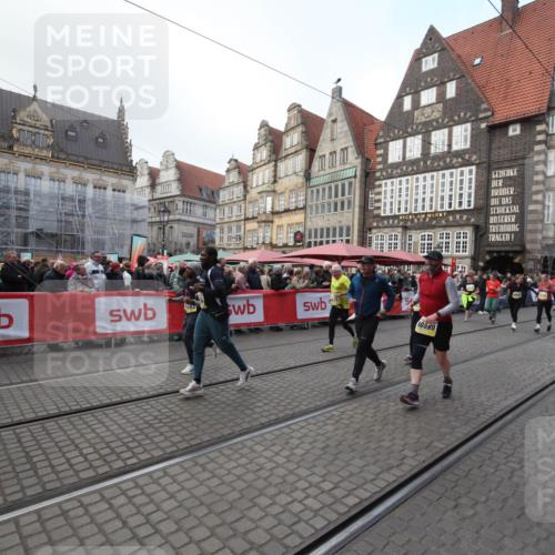 05.10.2025 - 20. swb-Marathon Bremen Yannick Fuchs http://msf.ph/oto/9309004 05.10.2025 11:10:11 Ziel 7799, 9470, 9476, 9554, 10383, 10563, 10596, 10969, 11401, 11536 meine-sportfotos.de