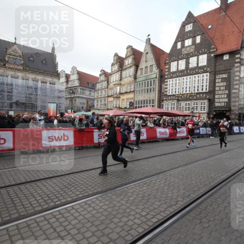 05.10.2025 - 20. swb-Marathon Bremen Yannick Fuchs http://msf.ph/oto/9309025 05.10.2025 11:10:23 Ziel 8533, 9734, 10189, 10280, 11333 meine-sportfotos.de