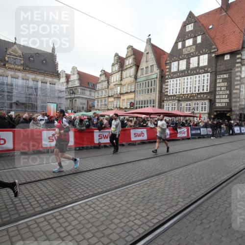 05.10.2025 - 20. swb-Marathon Bremen Yannick Fuchs http://msf.ph/oto/9309031 05.10.2025 11:10:26 Ziel 8533, 9734, 10280, 11388 meine-sportfotos.de
