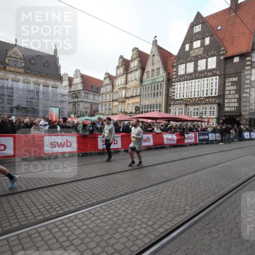 05.10.2025 - 20. swb-Marathon Bremen Yannick Fuchs http://msf.ph/oto/9309033 05.10.2025 11:10:26 Ziel 8533, 9734, 10280, 11388 meine-sportfotos.de