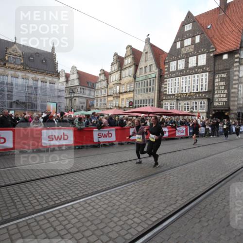 05.10.2025 - 20. swb-Marathon Bremen Yannick Fuchs http://msf.ph/oto/9309051 05.10.2025 11:10:40 Ziel 9446, 10146, 11240, 11342 meine-sportfotos.de