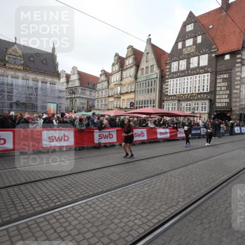 05.10.2025 - 20. swb-Marathon Bremen Yannick Fuchs http://msf.ph/oto/9309053 05.10.2025 11:10:42 Ziel 9446, 10665, 11240 meine-sportfotos.de