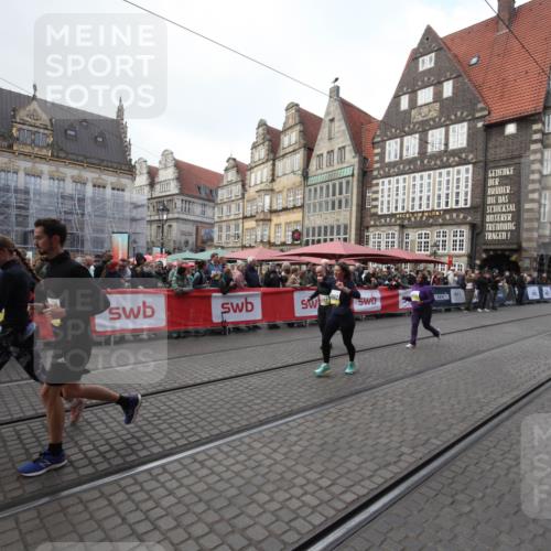 05.10.2025 - 20. swb-Marathon Bremen Yannick Fuchs http://msf.ph/oto/9309059 05.10.2025 11:10:48 Ziel 9572, 9804, 10665, 10962, 11157 meine-sportfotos.de
