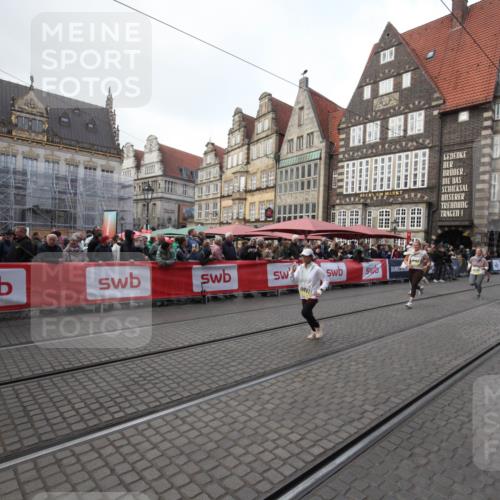 05.10.2025 - 20. swb-Marathon Bremen Yannick Fuchs http://msf.ph/oto/9309066 05.10.2025 11:10:54 Ziel 9984, 10399, 10861, 11161, 11318, 11544 meine-sportfotos.de