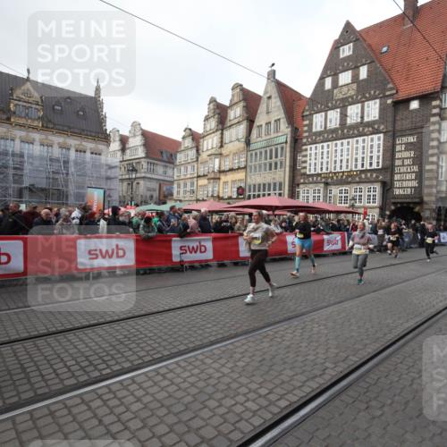 05.10.2025 - 20. swb-Marathon Bremen Yannick Fuchs http://msf.ph/oto/9309069 05.10.2025 11:10:55 Ziel 9984, 10399, 10861, 11161, 11318, 11544 meine-sportfotos.de