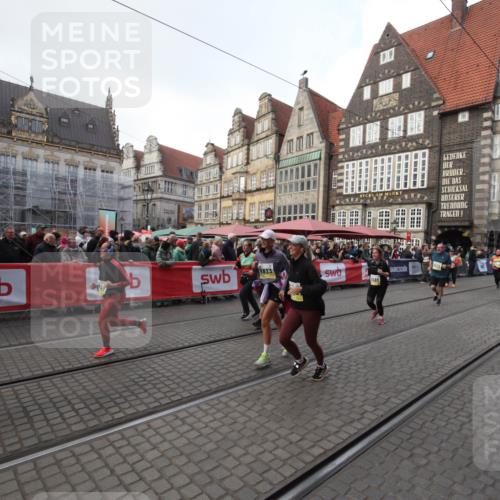 05.10.2025 - 20. swb-Marathon Bremen Yannick Fuchs http://msf.ph/oto/9309098 05.10.2025 11:11:16 Ziel 8865, 9245, 9264, 9273, 9822, 9823, 9836, 9837, 10614, 11158, 11580 meine-sportfotos.de