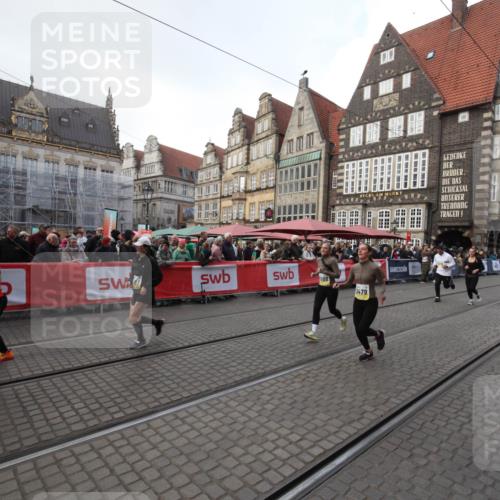 05.10.2025 - 20. swb-Marathon Bremen Yannick Fuchs http://msf.ph/oto/9309113 05.10.2025 11:11:22 Ziel 9011, 9386, 9479, 10183, 11158, 11568, 11578 meine-sportfotos.de