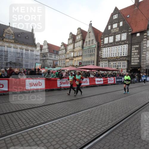 05.10.2025 - 20. swb-Marathon Bremen Yannick Fuchs http://msf.ph/oto/9309135 05.10.2025 11:11:49 Ziel 9680, 10235, 10236, 10540, 11088 meine-sportfotos.de