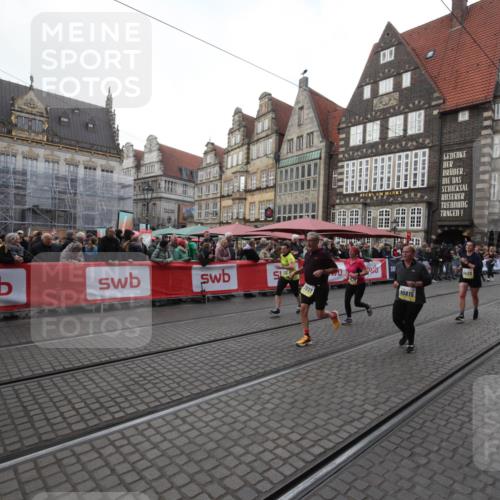 05.10.2025 - 20. swb-Marathon Bremen Yannick Fuchs http://msf.ph/oto/9309150 05.10.2025 11:12:02 Ziel 7007, 9420, 9867, 10815, 10839, 11215 meine-sportfotos.de