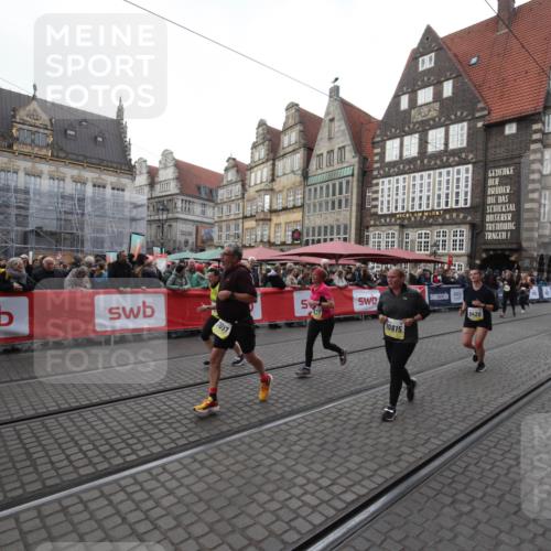 05.10.2025 - 20. swb-Marathon Bremen Yannick Fuchs http://msf.ph/oto/9309154 05.10.2025 11:12:03 Ziel 7007, 9420, 9726, 9867, 10815, 10839, 10849, 11215 meine-sportfotos.de