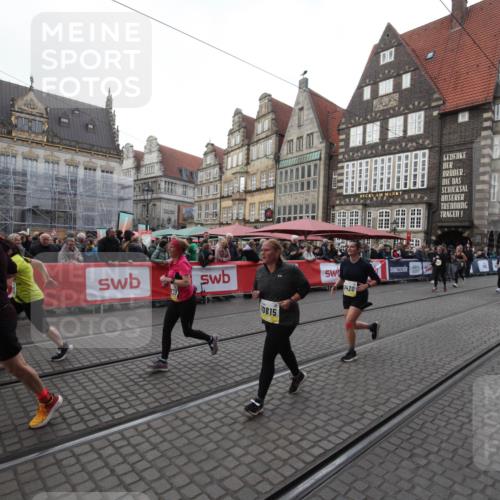 05.10.2025 - 20. swb-Marathon Bremen Yannick Fuchs http://msf.ph/oto/9309157 05.10.2025 11:12:04 Ziel 7007, 9420, 9726, 9867, 10815, 10839, 10849, 11215 meine-sportfotos.de