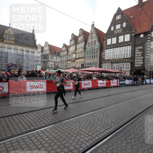 05.10.2025 - 20. swb-Marathon Bremen Yannick Fuchs http://msf.ph/oto/9309185 05.10.2025 11:12:36 Ziel 9736, 10282 meine-sportfotos.de