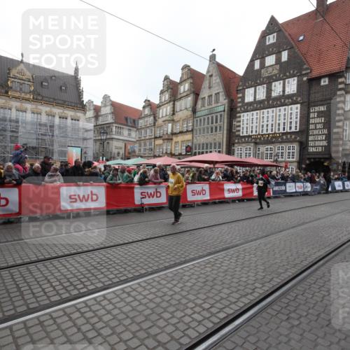 05.10.2025 - 20. swb-Marathon Bremen Yannick Fuchs http://msf.ph/oto/9309200 05.10.2025 11:13:09 Ziel 11170, 11494 meine-sportfotos.de
