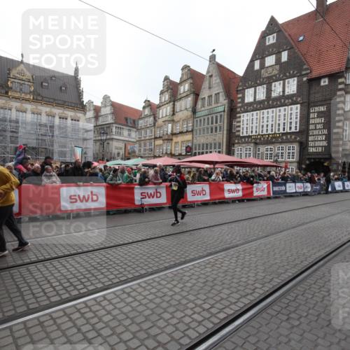 05.10.2025 - 20. swb-Marathon Bremen Yannick Fuchs http://msf.ph/oto/9309202 05.10.2025 11:13:11 Ziel 11170, 11494 meine-sportfotos.de