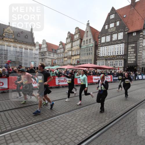 05.10.2025 - 20. swb-Marathon Bremen Yannick Fuchs http://msf.ph/oto/9309219 05.10.2025 11:13:49 Ziel 9899, 10040, 10364, 10574, 10705, 10707, 10957, 11060, 11068, 11264, 11385 meine-sportfotos.de