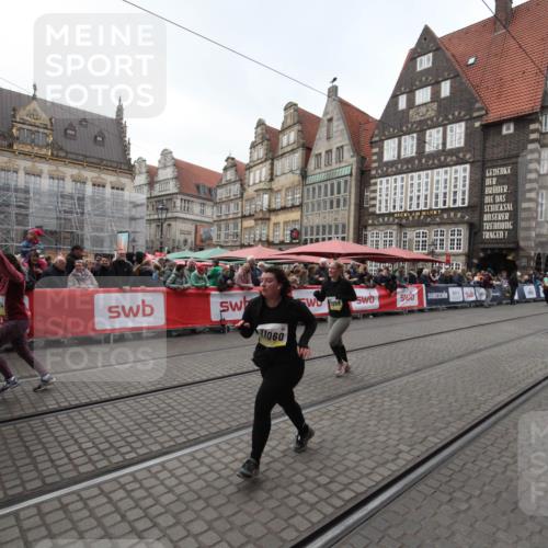 05.10.2025 - 20. swb-Marathon Bremen Yannick Fuchs http://msf.ph/oto/9309223 05.10.2025 11:13:50 Ziel 9899, 10040, 10364, 10705, 10957, 11060, 11068, 11264 meine-sportfotos.de