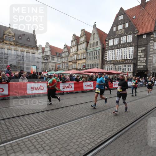 05.10.2025 - 20. swb-Marathon Bremen Yannick Fuchs http://msf.ph/oto/9309227 05.10.2025 11:13:57 Ziel 7014, 7410, 9946, 10671, 10756, 10842, 11652, 11653 meine-sportfotos.de