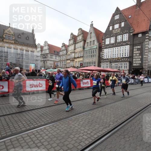 05.10.2025 - 20. swb-Marathon Bremen Yannick Fuchs http://msf.ph/oto/9309239 05.10.2025 11:14:03 Ziel 9012, 9342, 9631, 9667, 10000, 10036, 10512, 10721, 11541, 11548 meine-sportfotos.de