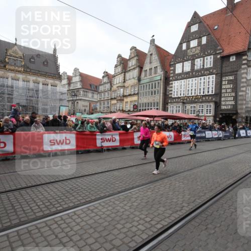 05.10.2025 - 20. swb-Marathon Bremen Yannick Fuchs http://msf.ph/oto/9309250 05.10.2025 11:14:12 Ziel 9380, 10491, 11036 meine-sportfotos.de