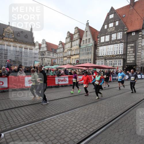 05.10.2025 - 20. swb-Marathon Bremen Yannick Fuchs http://msf.ph/oto/9309260 05.10.2025 11:14:23 Ziel 9695, 9724, 9818, 9819, 10114, 10115, 10201, 10832, 11135, 11539, 11555 meine-sportfotos.de