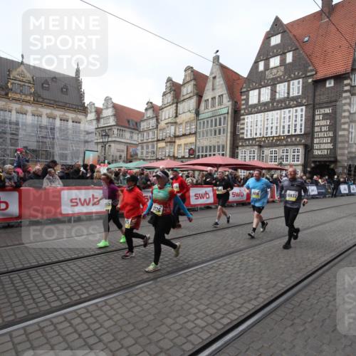 05.10.2025 - 20. swb-Marathon Bremen Yannick Fuchs http://msf.ph/oto/9309262 05.10.2025 11:14:24 Ziel 9724, 9818, 9819, 10114, 10115, 10201, 10832, 11135, 11539 meine-sportfotos.de