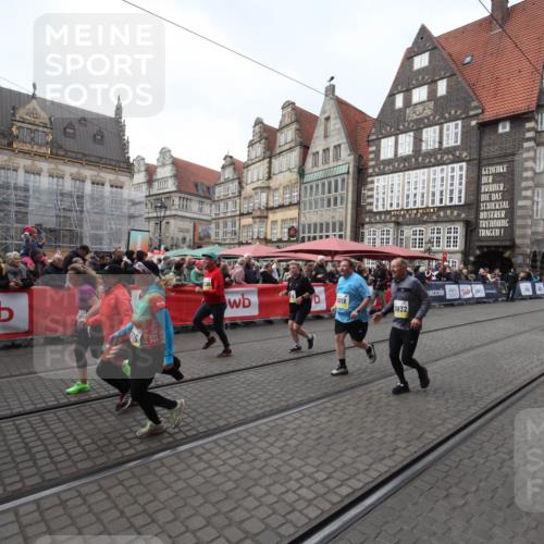 05.10.2025 - 20. swb-Marathon Bremen Yannick Fuchs http://msf.ph/oto/9309264 05.10.2025 11:14:25 Ziel 9724, 9818, 9819, 10201, 10832, 11135, 11539 meine-sportfotos.de