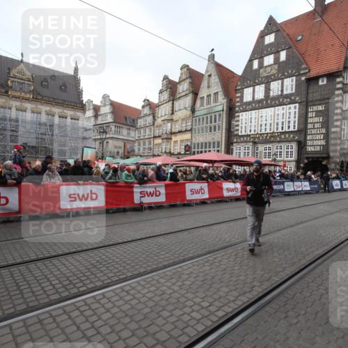 05.10.2025 - 20. swb-Marathon Bremen Yannick Fuchs http://msf.ph/oto/9309266 05.10.2025 11:14:30 Ziel 9756 meine-sportfotos.de