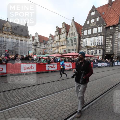 05.10.2025 - 20. swb-Marathon Bremen Yannick Fuchs http://msf.ph/oto/9309268 05.10.2025 11:14:32 Ziel 9756, 10292, 11072, 11139 meine-sportfotos.de