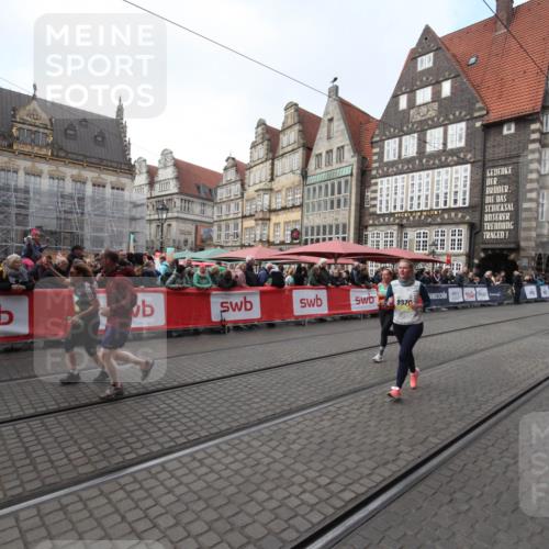 05.10.2025 - 20. swb-Marathon Bremen Yannick Fuchs http://msf.ph/oto/9309278 05.10.2025 11:14:42 Ziel 9861, 9970, 10722, 11473 meine-sportfotos.de